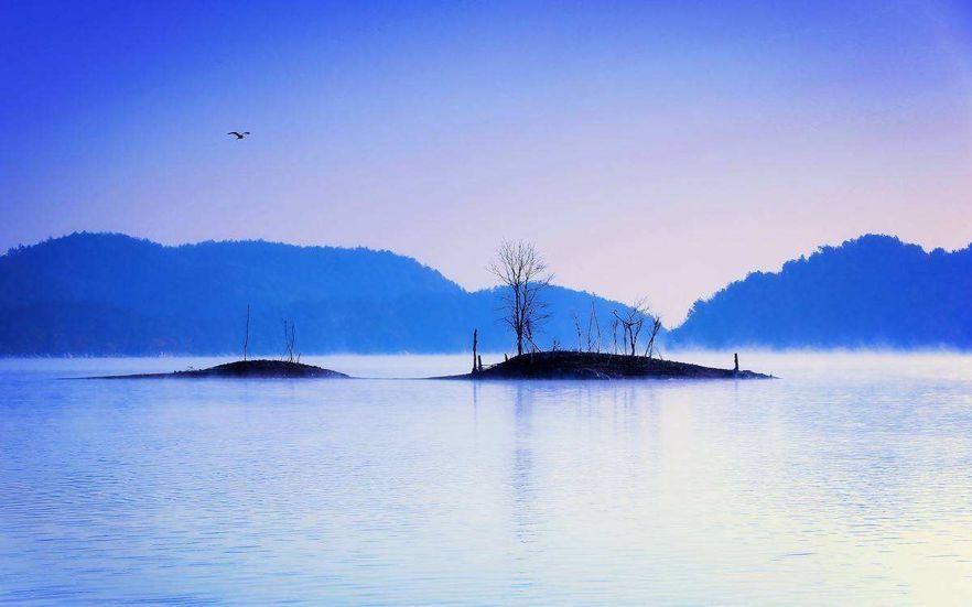 在楚雄彝海北岸 邂逅城市里的湖光秋月