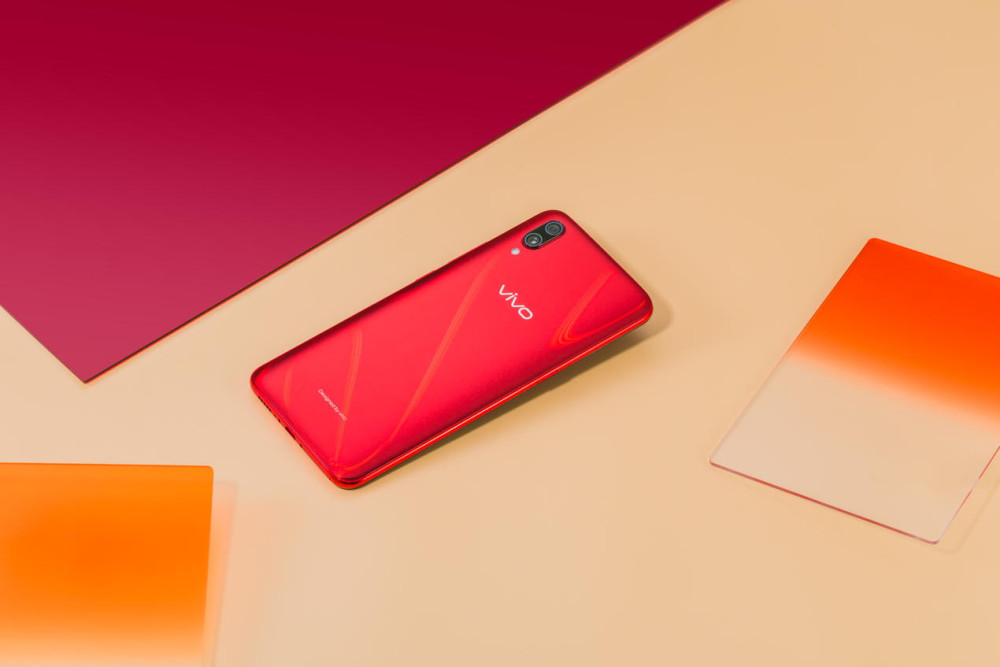 vivo x23 幻影红:光与美的极致融合,重新定义设计之美