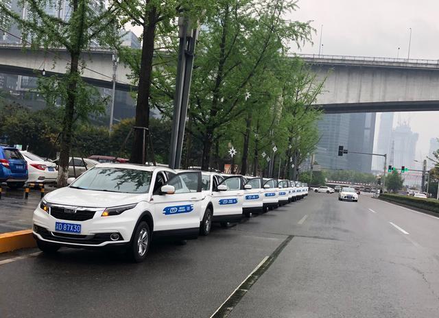 手把手教你在重庆西站怎么使用联动云共享汽车!