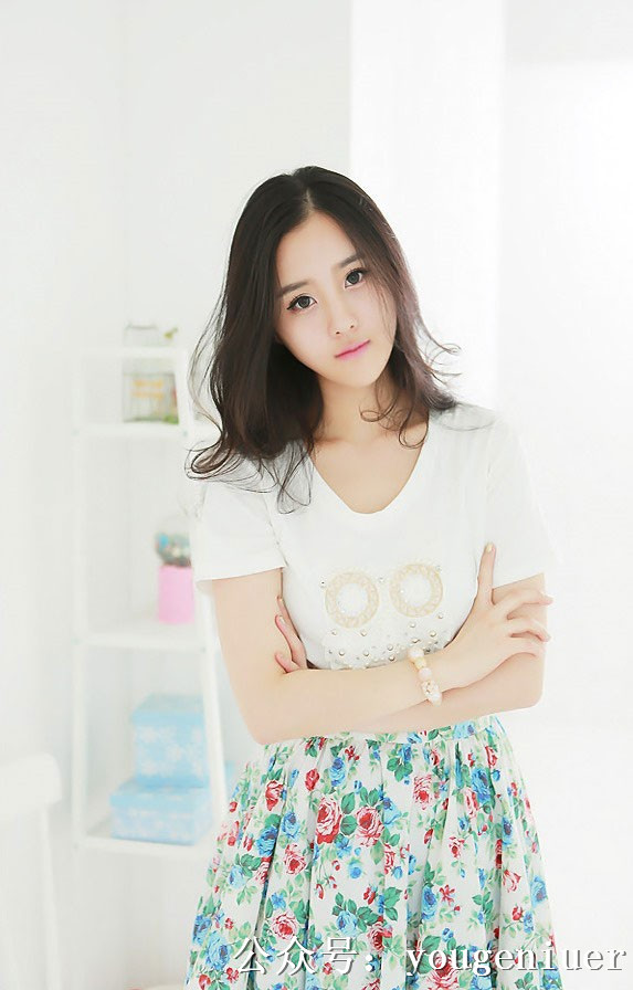 气质小清新美女脸蛋水嫩可爱