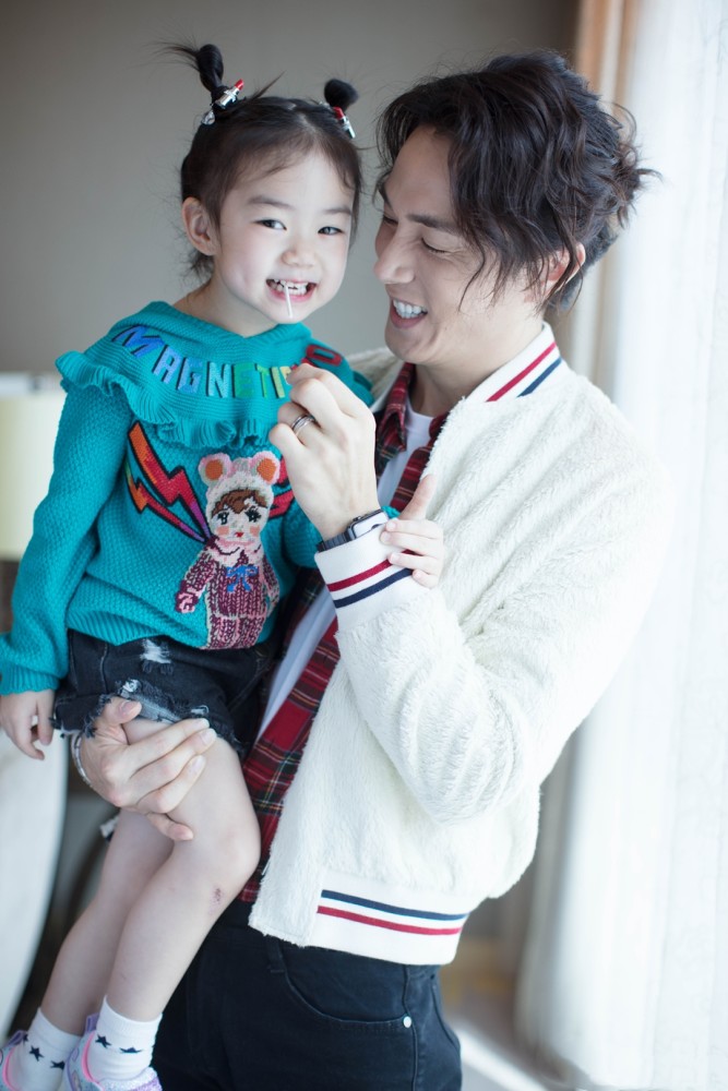 Lucky为戚薇唱生日歌,被要求吃棉花,小公主机智