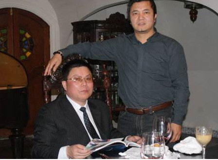 8个人一顿饭竟吃了40万元?这是个什么样的餐厅,网友回复亮了