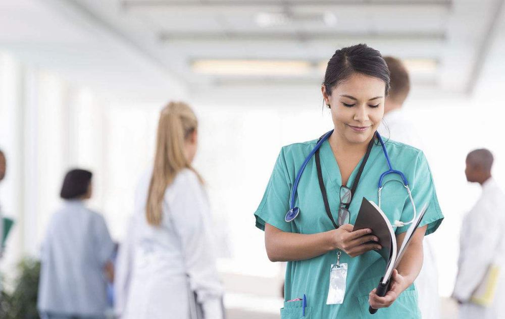 女生都怕学医?百分之九十学完都后悔,这个原因