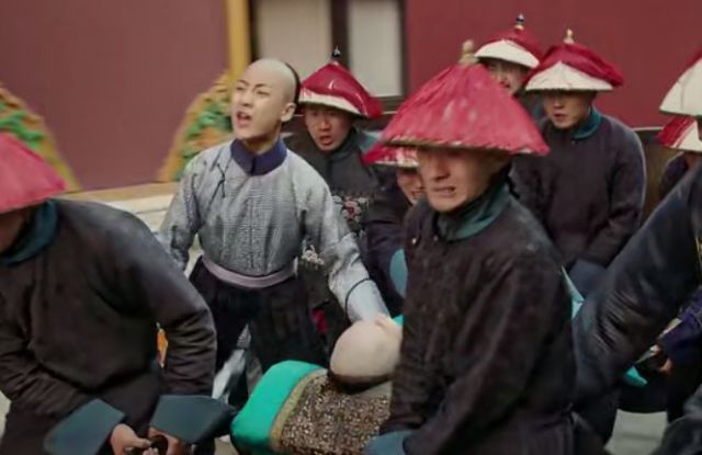 八阿哥永璇的腿废了,永琪却被迁怒,弹幕:姈妃要开始连环计了