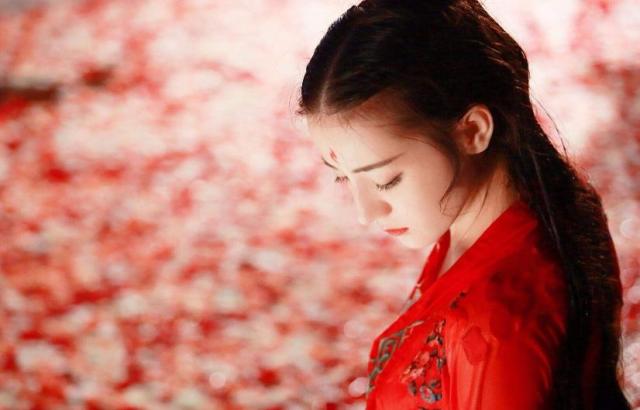 名字里带有丽字的女星,前三位都不是汉族人,最后一位太美了