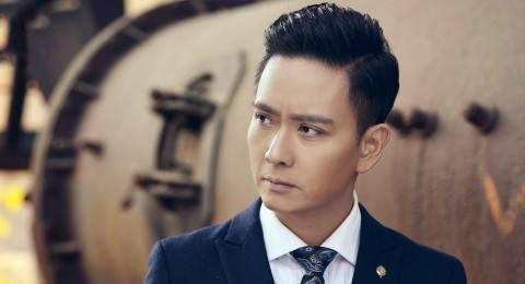 他曾力压张国荣夺影帝在片场救人导致毁容如今复出沦为配角