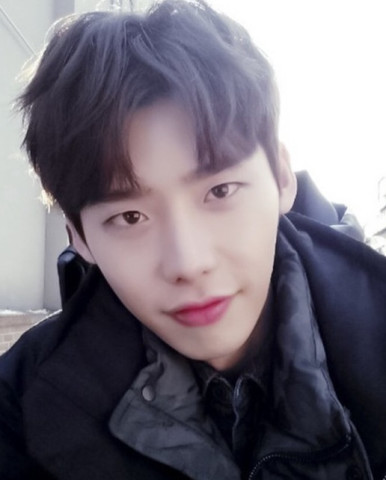 抖音惊现"死亡中分",小哥哥"一枝独秀",让人笑到缺氧!