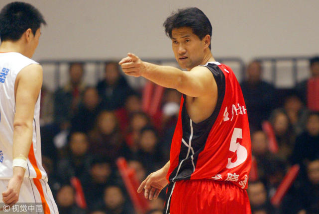 7次抢断李晓勇堪称是辽宁篮球历史上最伟大的后卫之一.