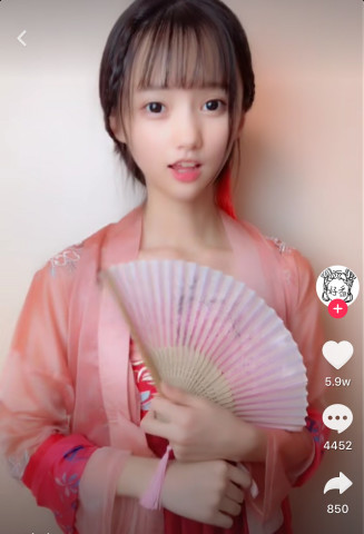 抖音汉服萌妹一夜爆红,瞬间让人沦陷,抖友: