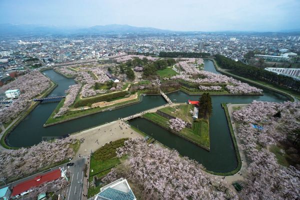 日本选了100座历史名城 可只有一座能中秋赏月