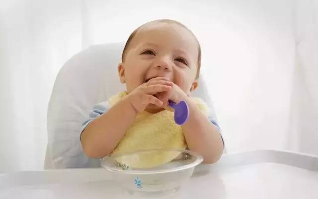 宝宝出牙晚、生长慢不一定就是缺钙,很可能和