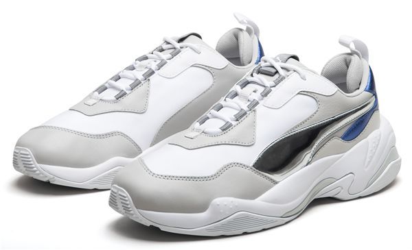 孙俪穿亮黄色赶火车,杨幂穿荧光绿庆生,你还在