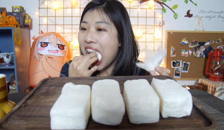 日本吃播:软绵绵的枕头棉花糖,一口塞嘴里仿佛