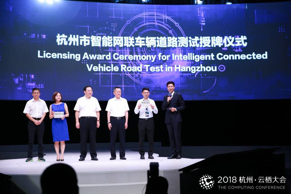 自动驾驶的锅，别都让汽车背