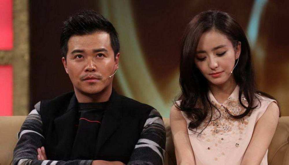 陈思诚|陈思诚深夜探班佟丽娅，身材臃肿显油腻，还为丫丫准备贴心礼物