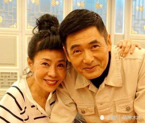 发嫂曝周润发曾放话不会娶她 夫妻却恩爱32年