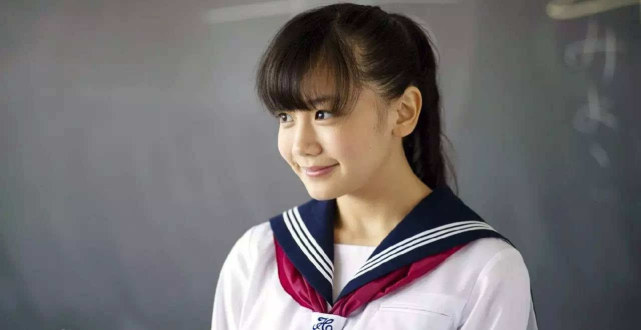 城岛悠木,四仔的青梅竹马,也是假面骑士部第一位部员.