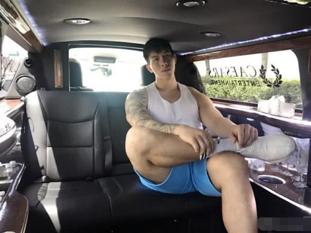 对决,华侨大学男篮这次有张鸿林,刘恒驿,孟翔和彭凌四名球员参加节目