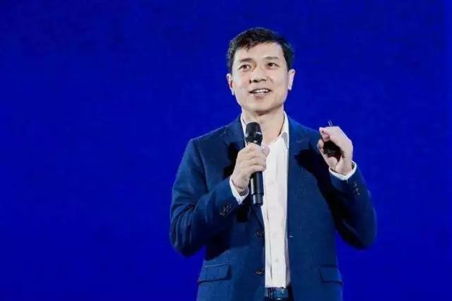 杨镒天老师应邀出席2018世界人工智能大会!