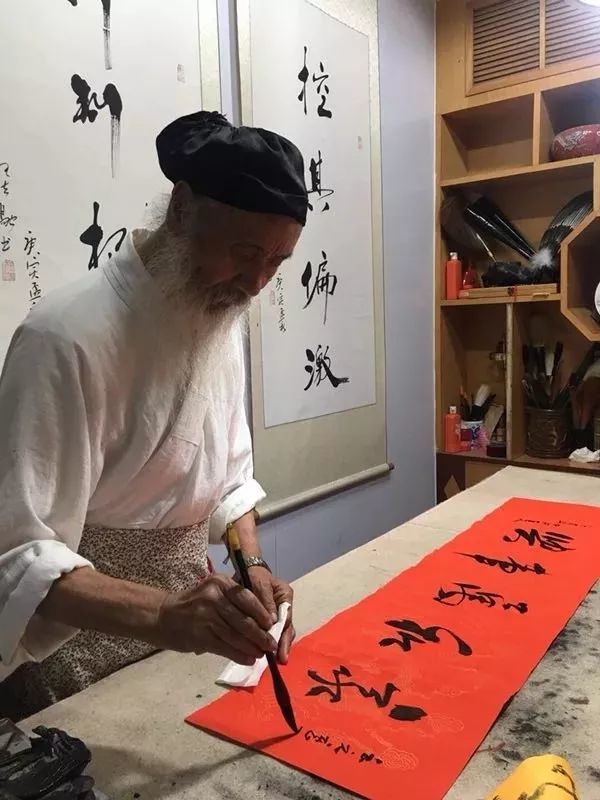 书法|道长书法卖到上亿元，书法专业人士却说“看不懂”！