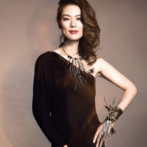 何穗维秘八连秀,上综艺同框两代中国第一名模,人生圆满