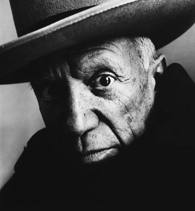 肖像摄影"极简主义"创始人欧文·佩恩—许生评析作品《毕加索》