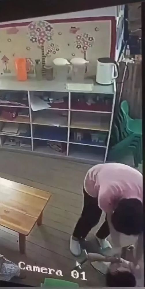 天津一幼儿园这样喂食 监控让人震惊