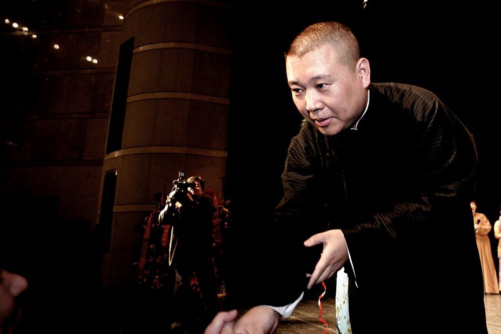 郭德纲|德云社缺钱，郭德纲违背数十年承诺再代言，这次不用担心“翻车”了