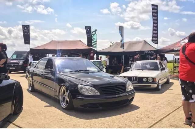 十年前都是大哥们的座驾蝴蝶奔w220改装