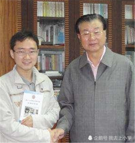 他高考作文仅得8分,字迹无人能看懂,却被多所