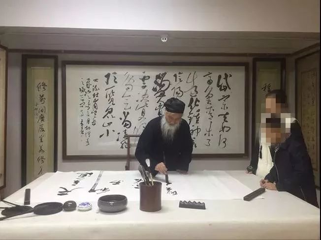 书法|道长书法卖到上亿元，书法专业人士却说“看不懂”！