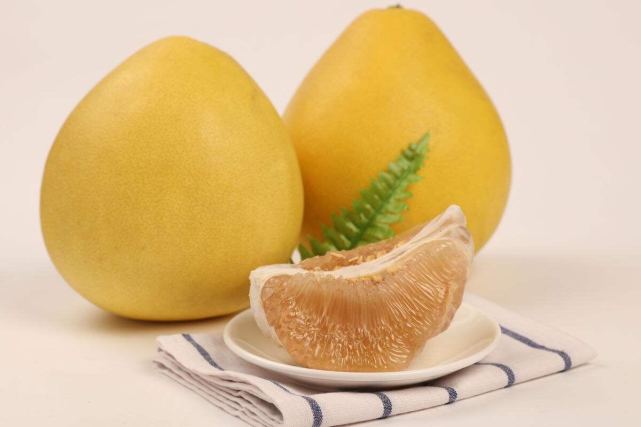 爱吃柚子的孕妈要注意,虽说吃柚子好处多,但一定不要超过这个量