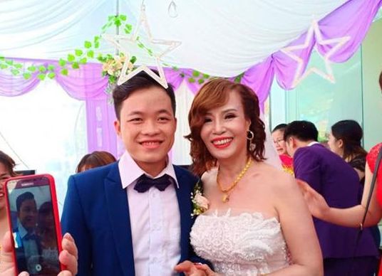 61岁女子嫁26岁小伙,婚礼被砸场子,闹事人的身份却让人意外