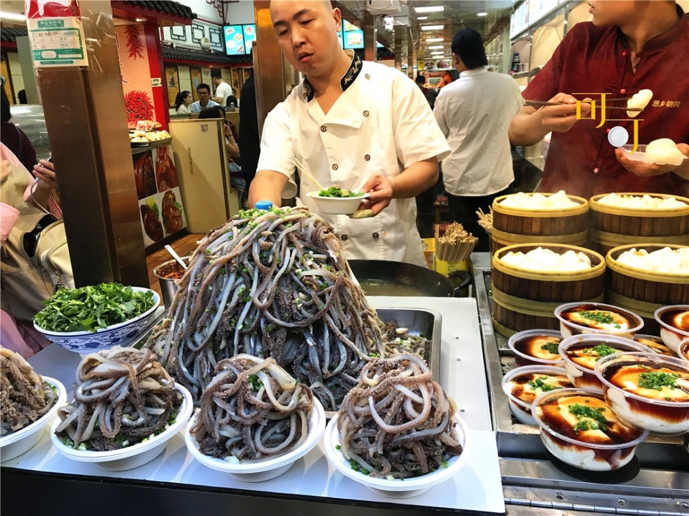 游北京王府井小吃街,看看都有啥好吃的…