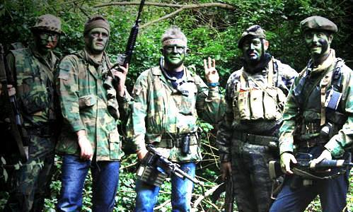 一连划破了17条军裤,越战海豹突击队只能换牛仔裤