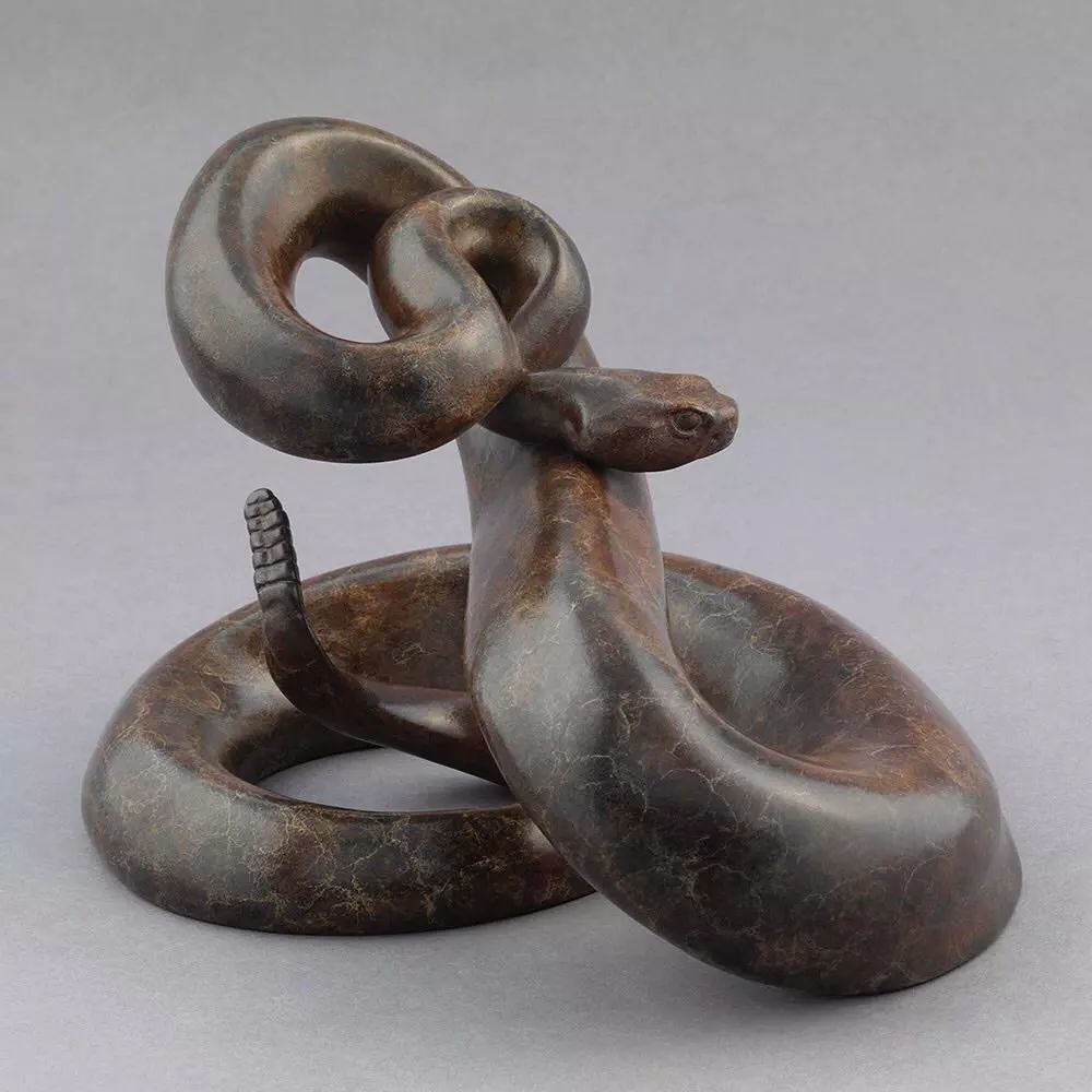 张力十足的铜雕作品