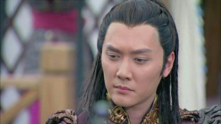 冯绍峰殷实家境曝光,父亲是国内商业巨头身价