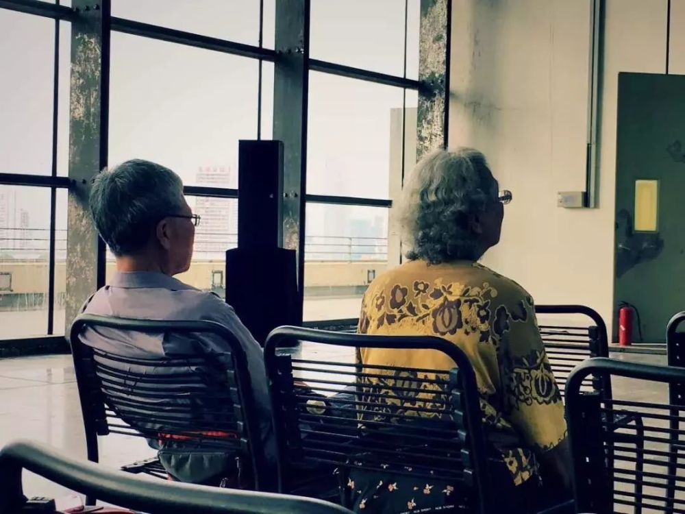 母亲|今日重阳节：降央卓玛《父亲》《母亲》，祝福天下父母健康长寿！