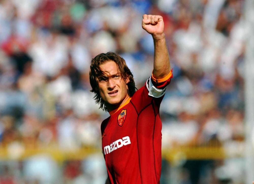 潇洒如托蒂曾令无数少女心动他们就是足球场上的男模