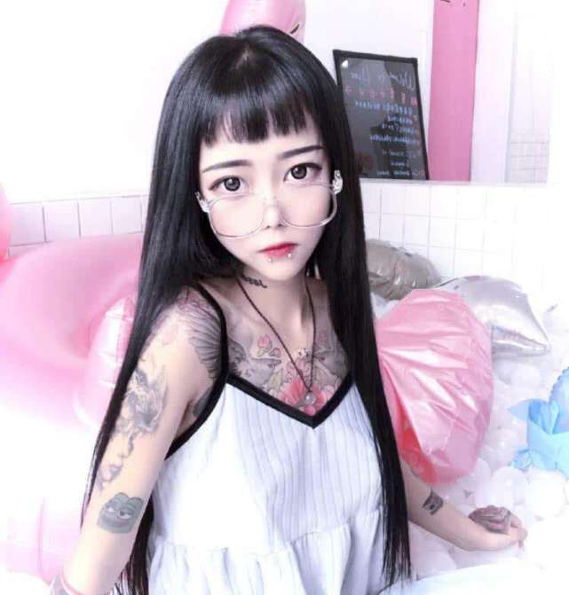 杨清柠的闺蜜顾茜茜竟然被永久封杀了原因竟是因为她这样做了