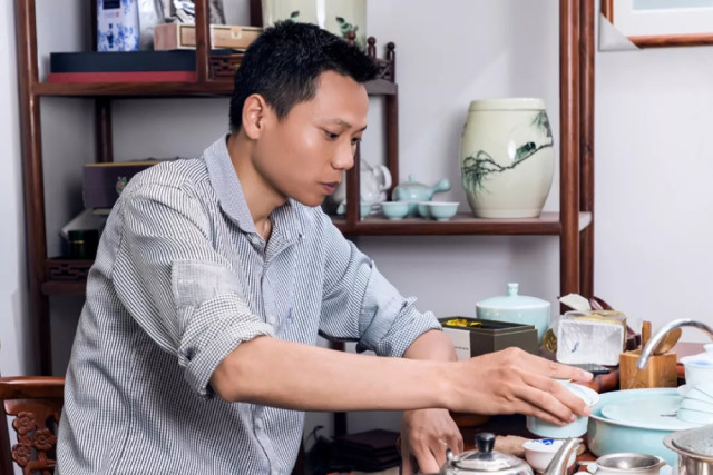 匠人志 丨吴永先——执笔但记成瓷作,独付初心熠生辉