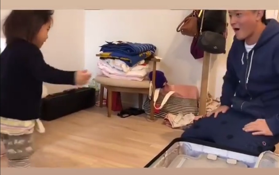 陈冠希女儿表演即兴舞蹈,最后一个pose太可爱