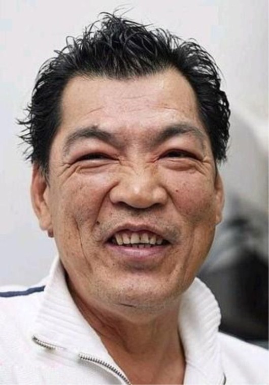 查看更多图片 >说起成奎安的童年是非常苦的小时候成奎安家里很穷,学