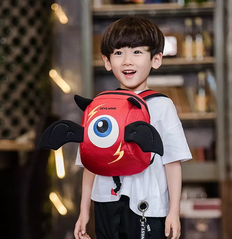 儿童防走失绳像遛狗?定位手表、报警器、防走