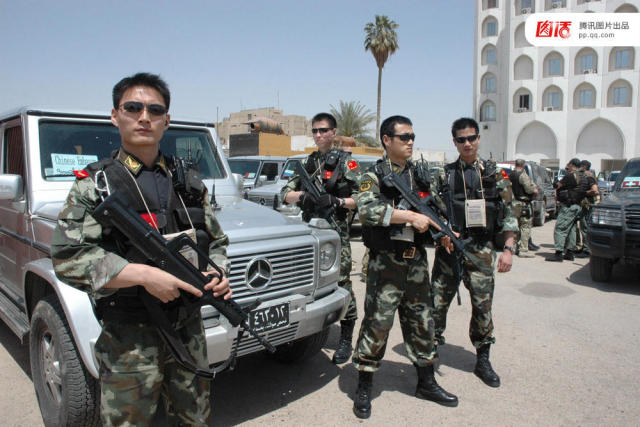2009年4月19日,巴格达,武警雪豹突击队驻伊拉克大使馆警卫小组的新