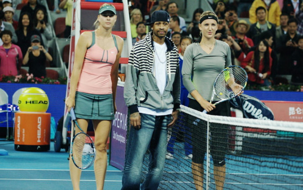 2012年中网女单决赛,莎拉波娃对阵阿扎伦卡,前nba巨星艾弗森助阵挑边