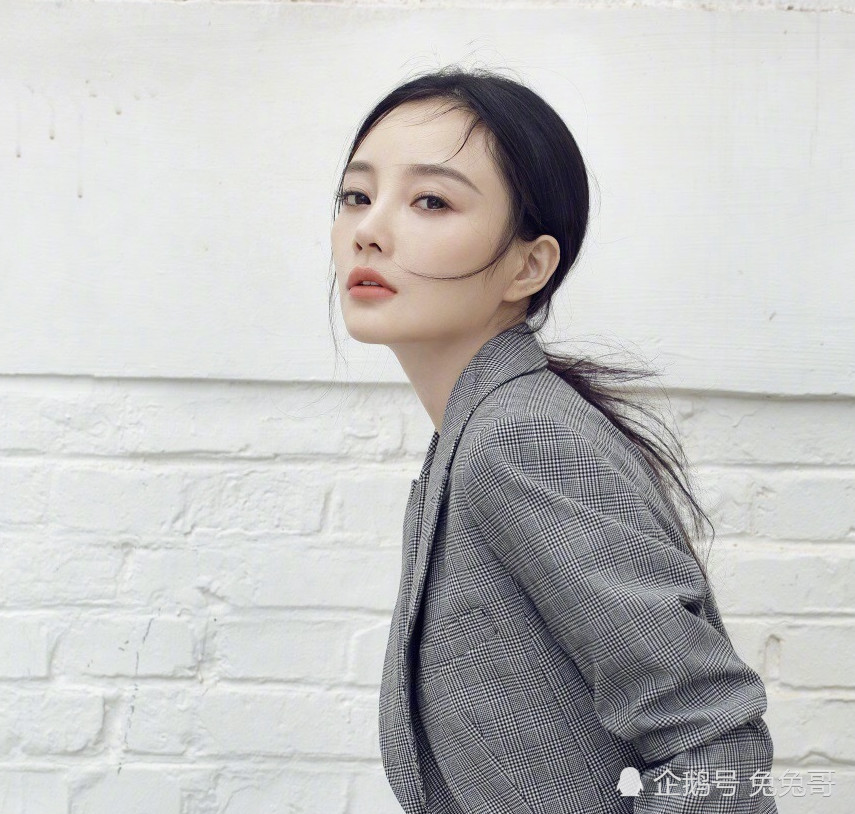 各种传闻满天飞,李小璐贾乃亮却保持沉默,工作