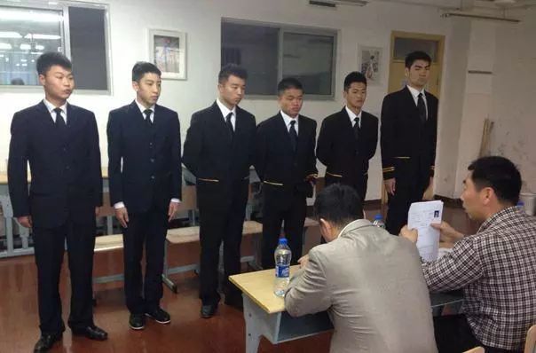 面试官:"犬"加一笔是啥字?女孩用1秒钟给了绝对完美的答案