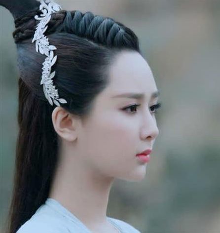 杨紫的年收入,邓伦的年收入,迪丽热巴的年收入