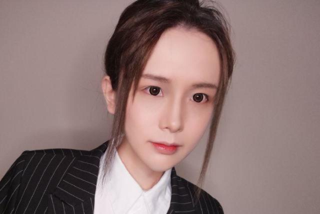 "女装大佬"轩墨宝宝宣布自己脱单,这下证实自己是直男了